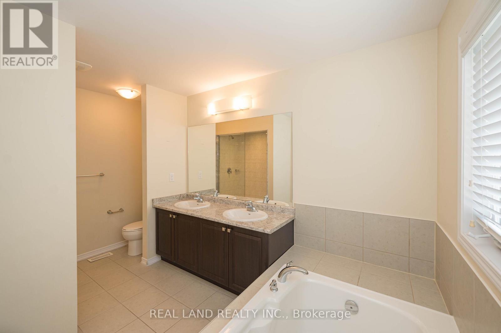 7782 Hackberry Trail, Niagara Falls (Brown), Ontario  L2H 3R5 - Photo 15 - X12200963