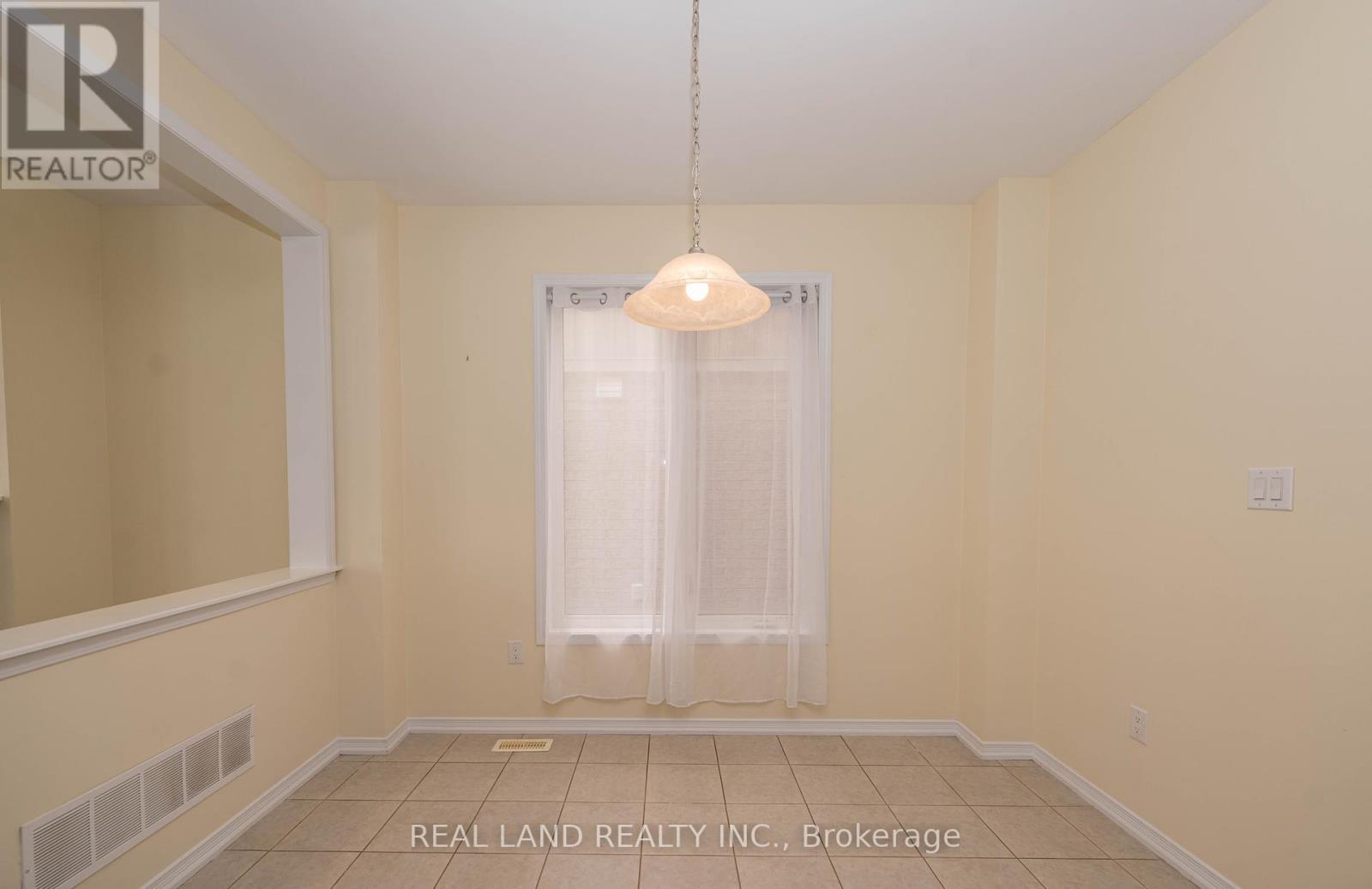 7782 Hackberry Trail, Niagara Falls (Brown), Ontario  L2H 3R5 - Photo 17 - X12200963