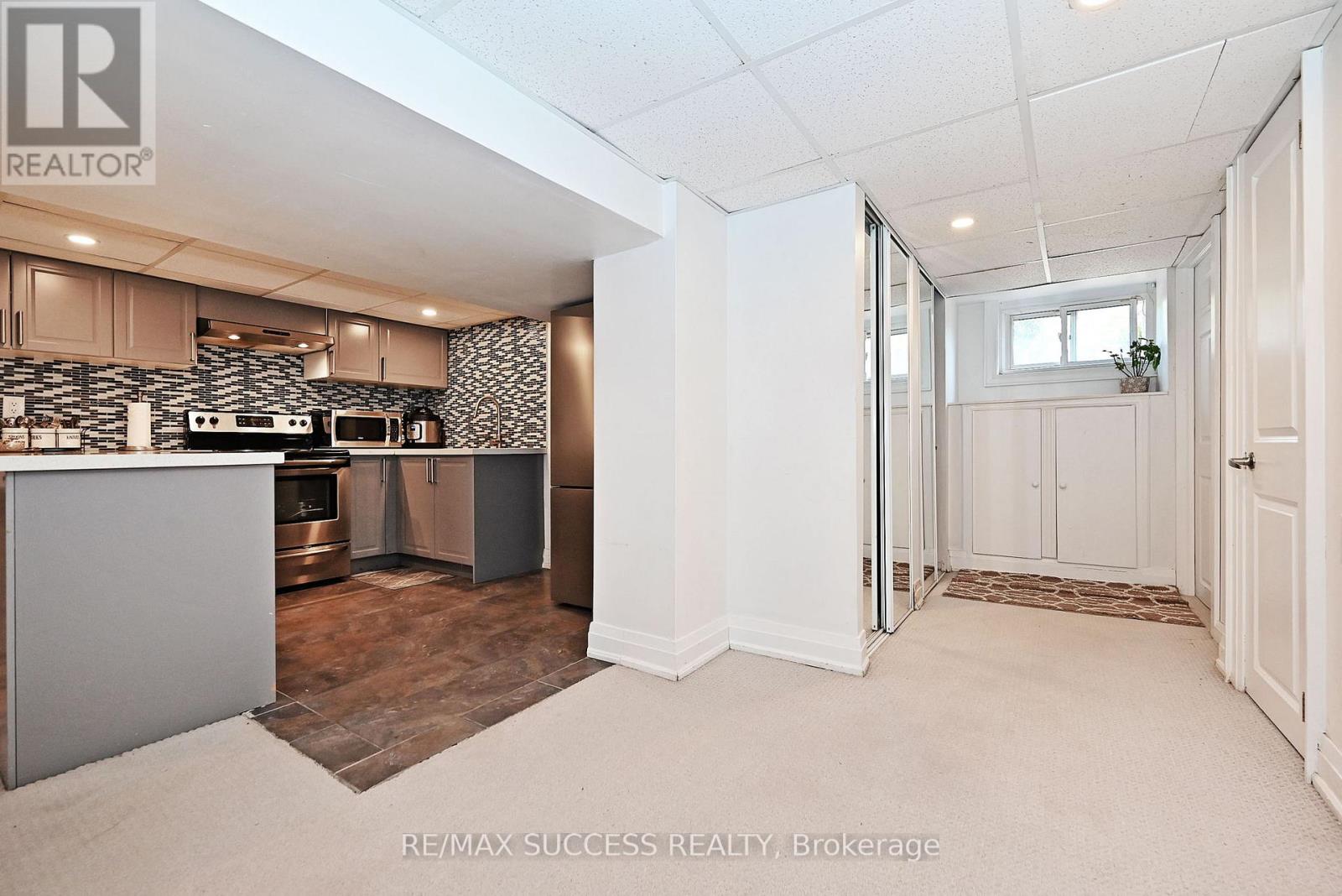 492 Sherin Drive Sw, Oakville (Wo West), Ontario  L6L 4J8 - Photo 25 - W12199722
