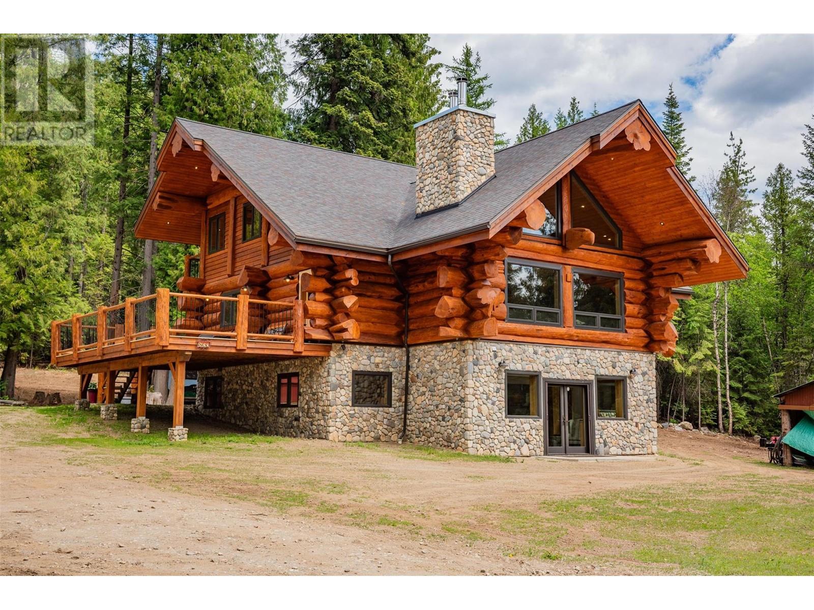 800 Highway 22, Rossland, British Columbia