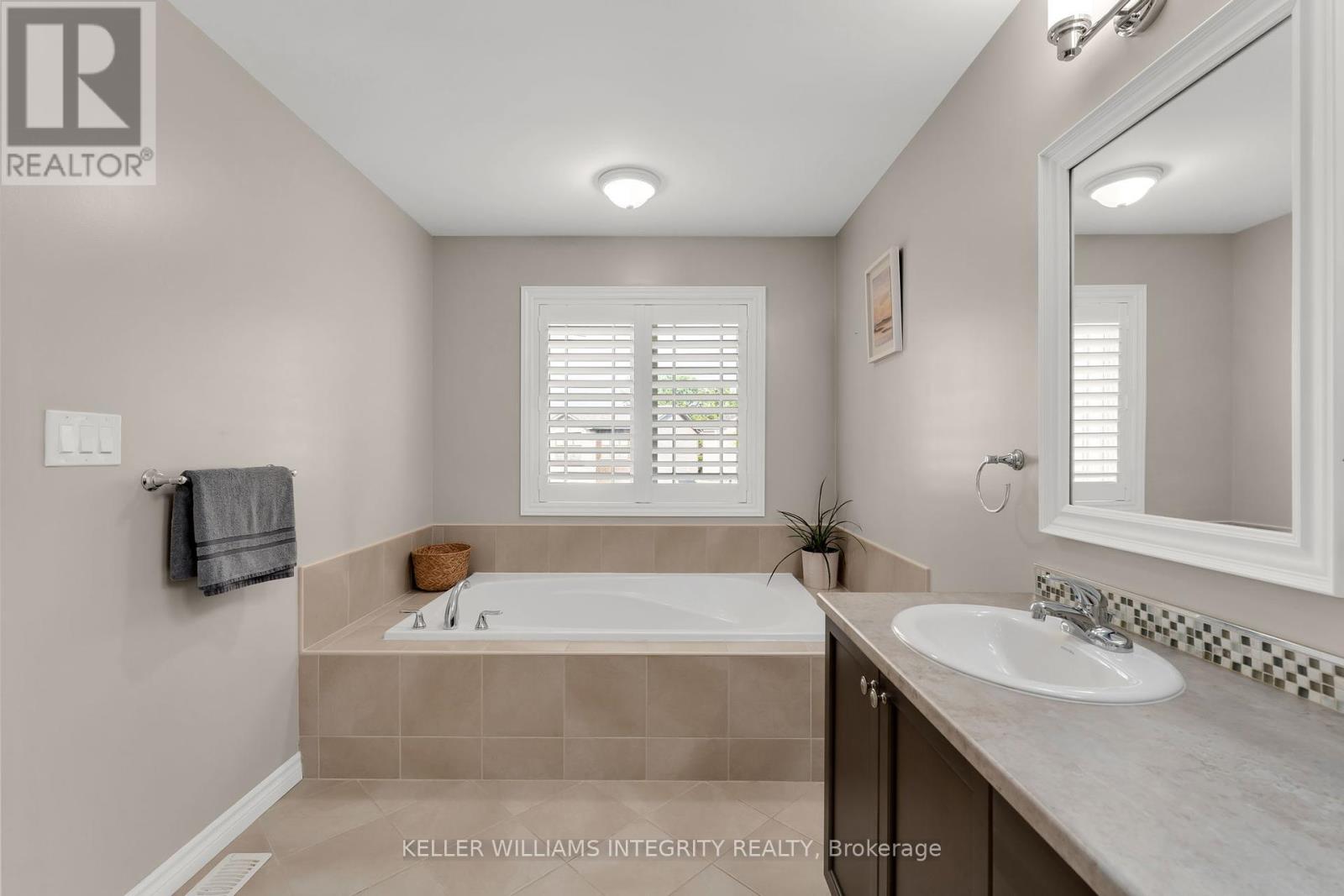 92 Schooner Drive, Kingston, Ontario  K7K 0E8 - Photo 14 - X12200974