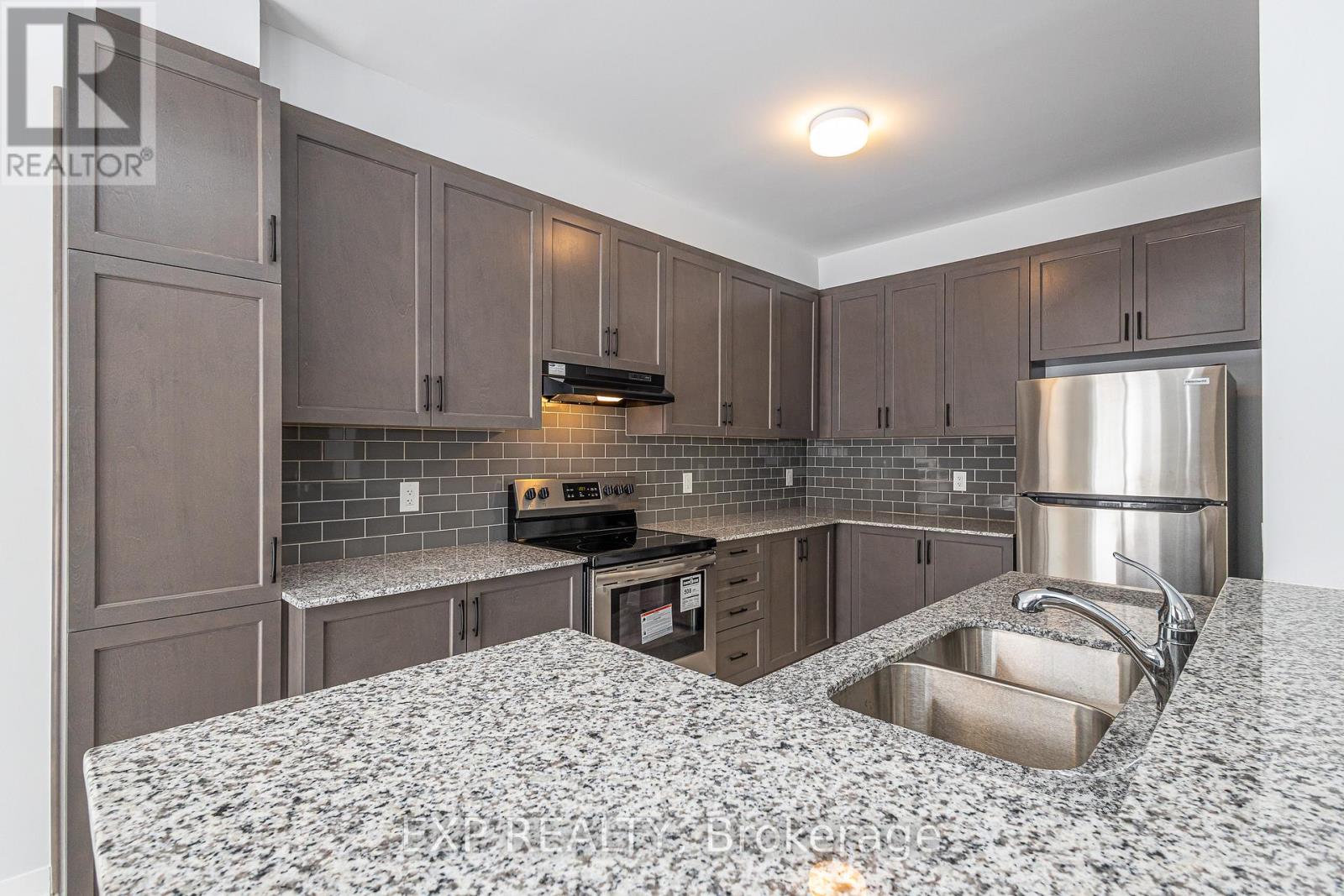 210 Ormiston Crescent, Ottawa, Ontario  K2J 7E3 - Photo 9 - X12200985