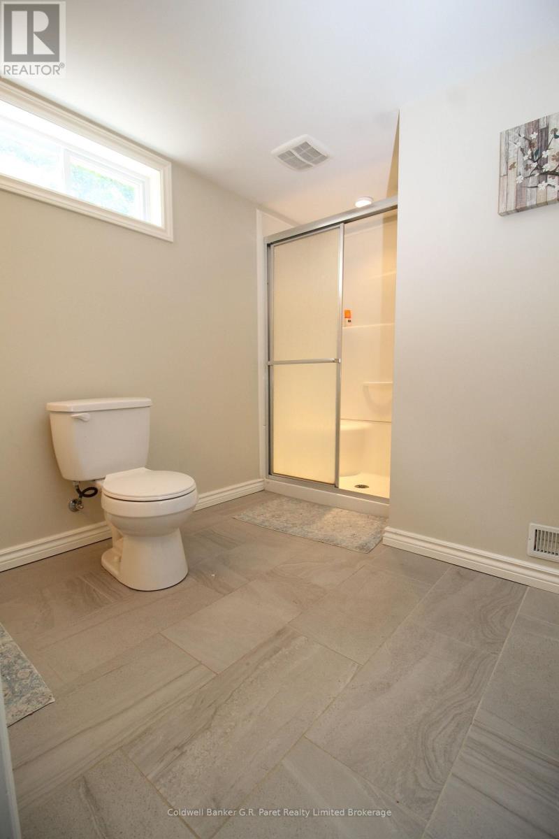 104 Simcoe Crescent, Middlesex Centre, Ontario  N0L 1R0 - Photo 24 - X12157608