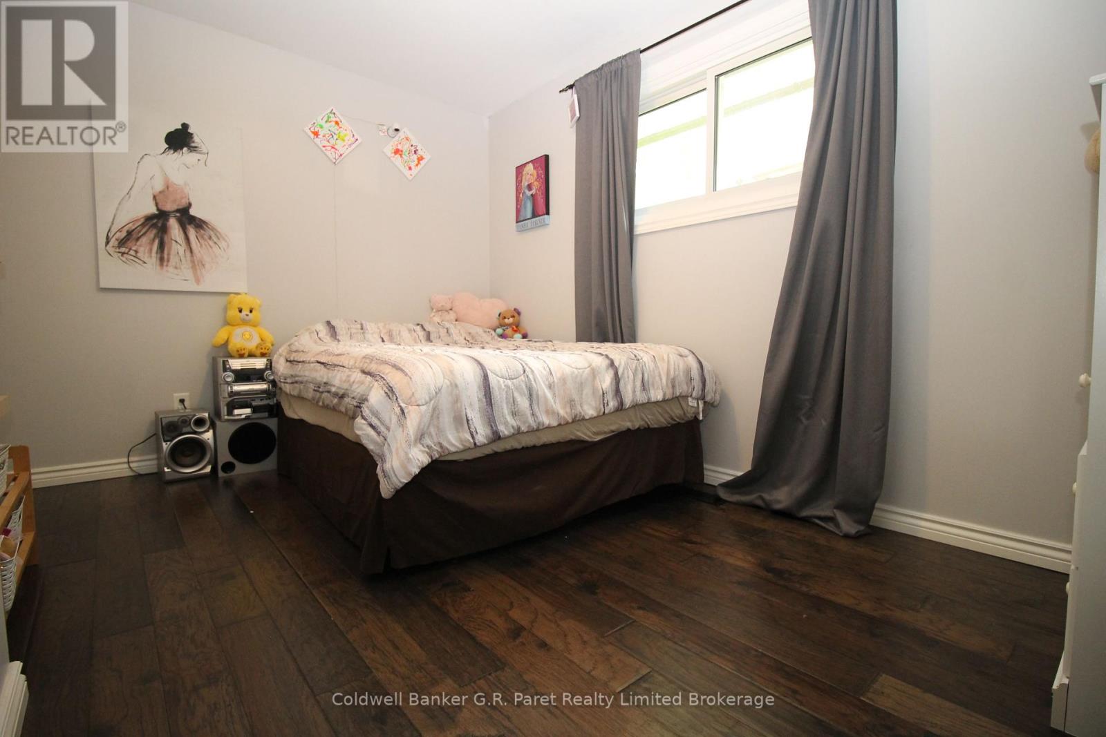 104 Simcoe Crescent, Middlesex Centre, Ontario  N0L 1R0 - Photo 15 - X12157608