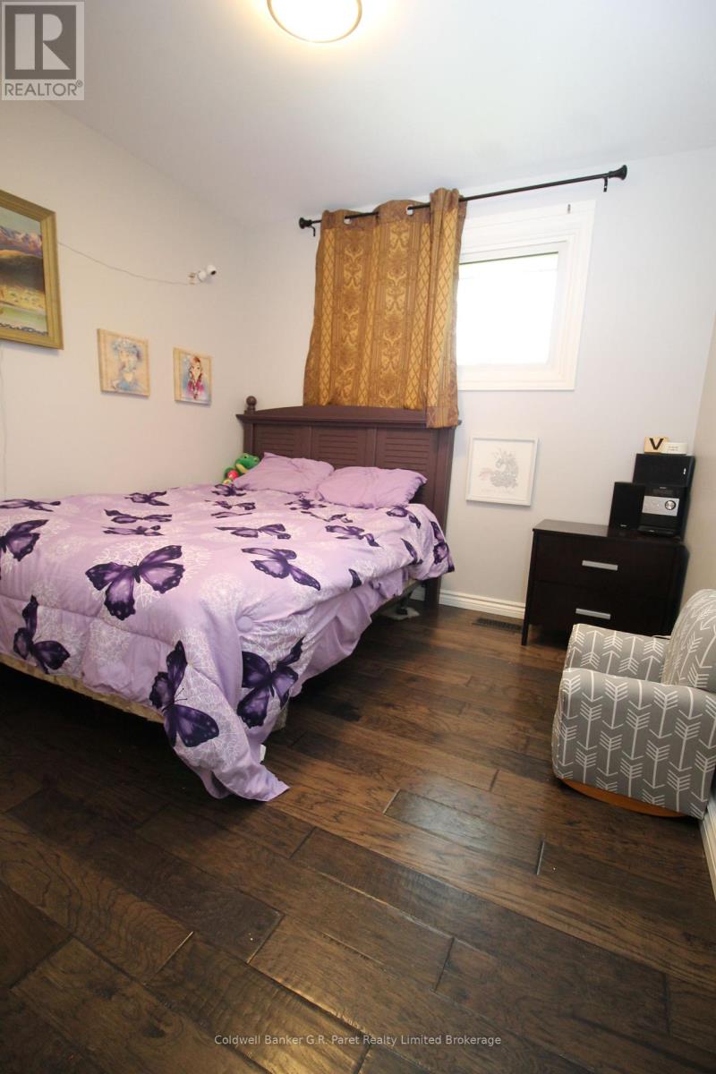 104 Simcoe Crescent, Middlesex Centre, Ontario N0L 1R0 - Photo 14 - X12157608