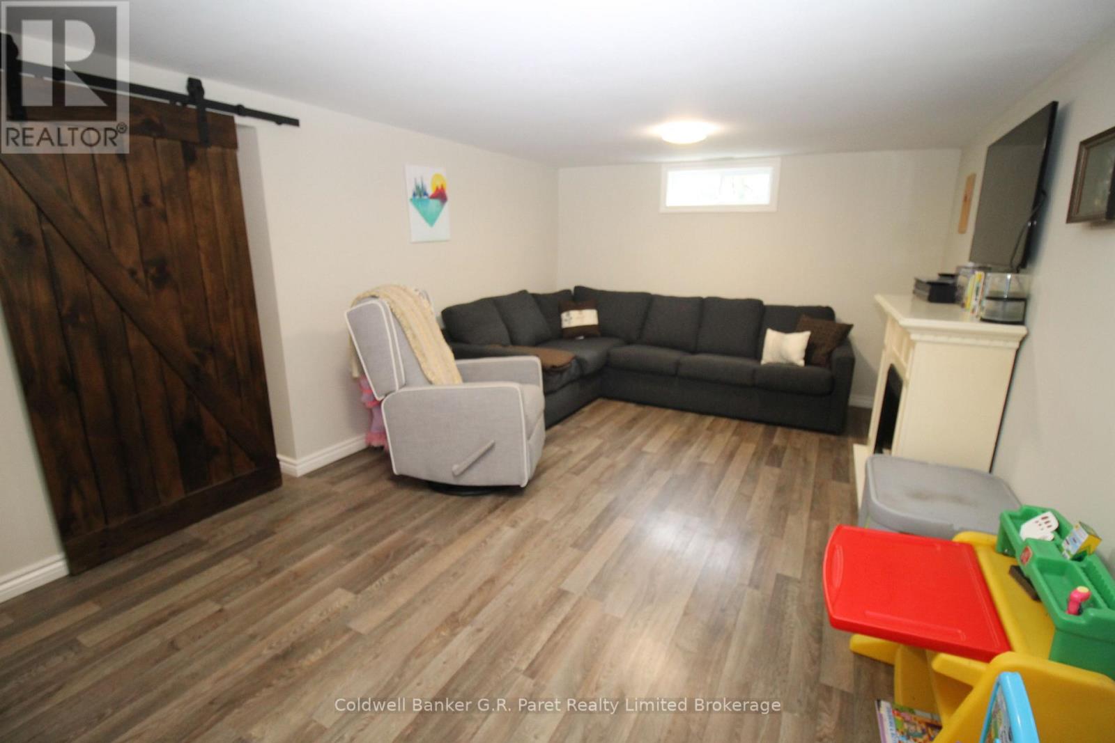 104 Simcoe Crescent, Middlesex Centre, Ontario  N0L 1R0 - Photo 19 - X12157608
