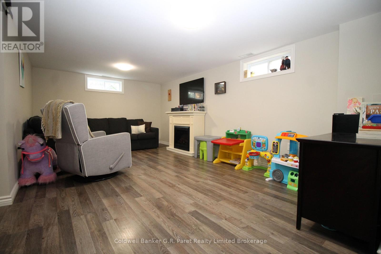104 Simcoe Crescent, Middlesex Centre, Ontario  N0L 1R0 - Photo 18 - X12157608