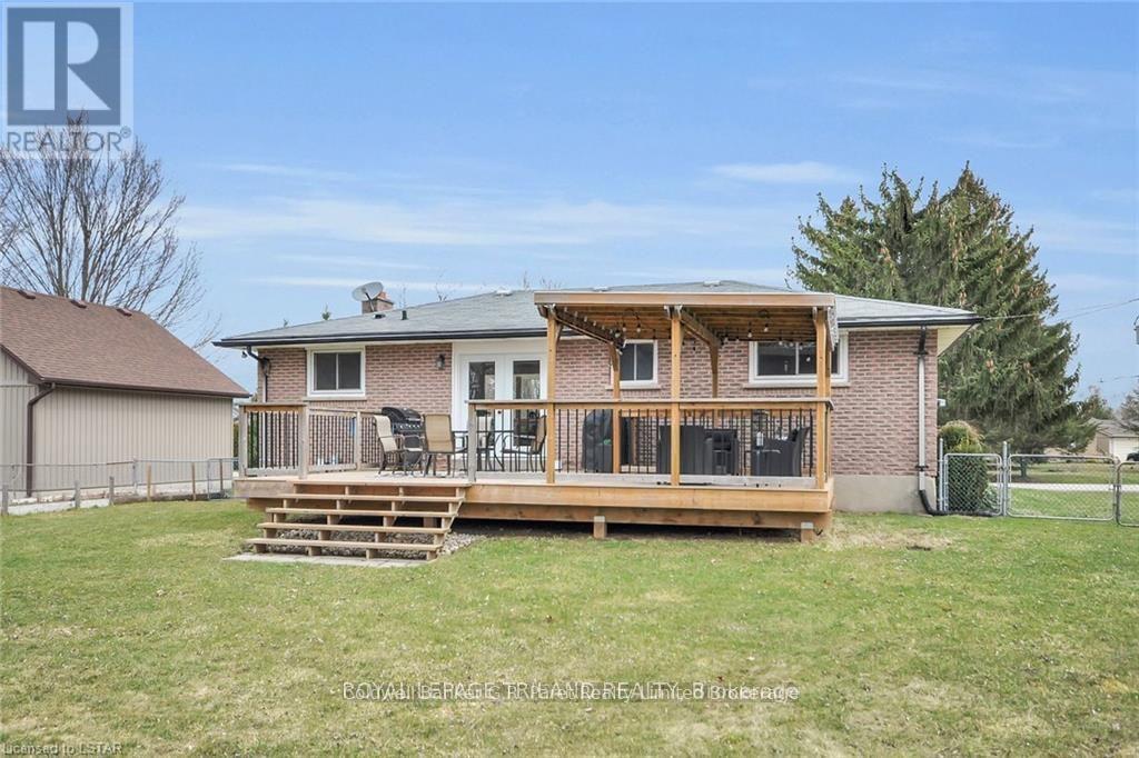 104 Simcoe Crescent, Middlesex Centre, Ontario  N0L 1R0 - Photo 31 - X12157608