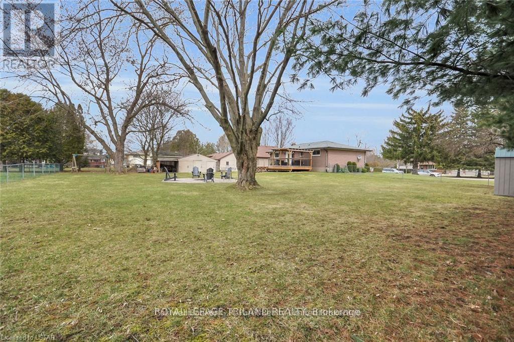104 Simcoe Crescent, Middlesex Centre, Ontario  N0L 1R0 - Photo 30 - X12157608