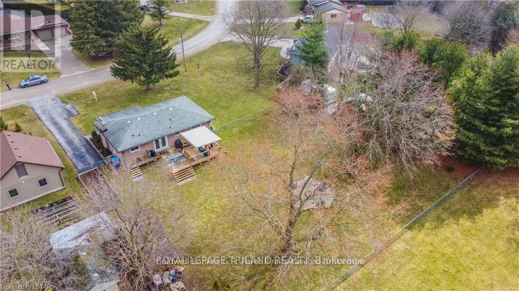 104 Simcoe Crescent, Middlesex Centre, Ontario  N0L 1R0 - Photo 34 - X12157608