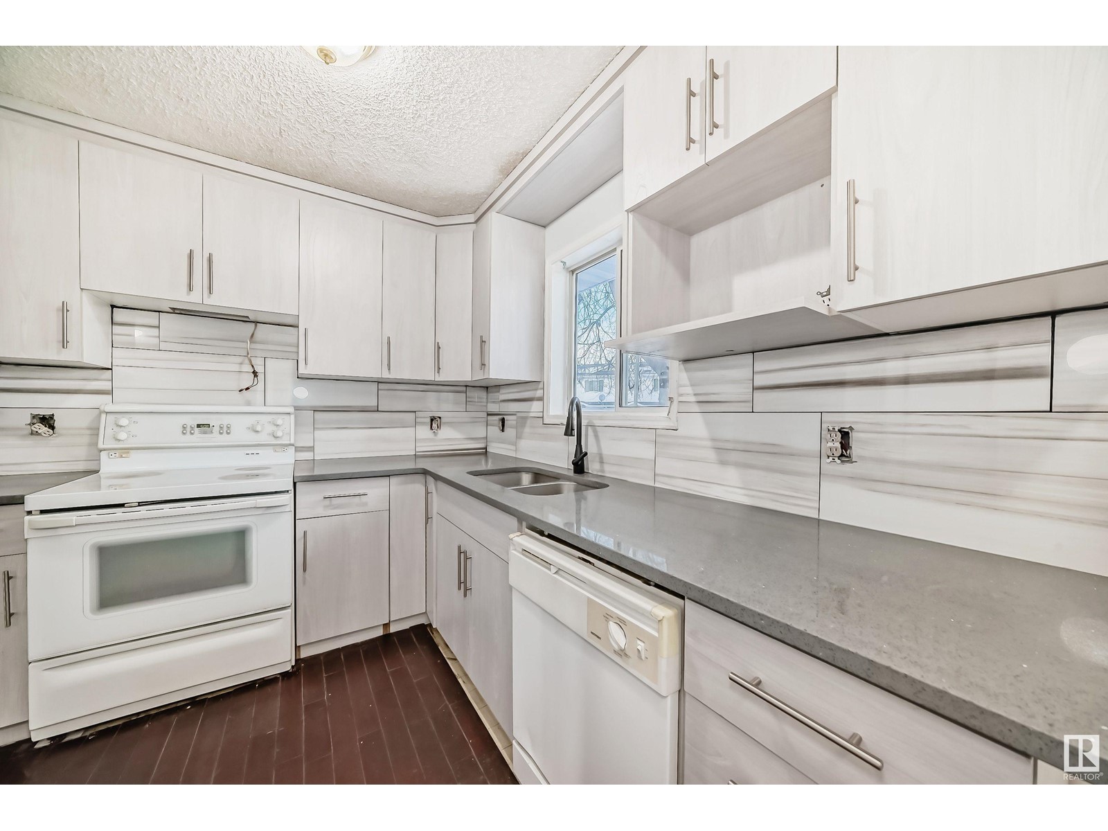 1622 Millwoods Rd Nw, Edmonton, Alberta  T6L 6W4 - Photo 10 - E4424540