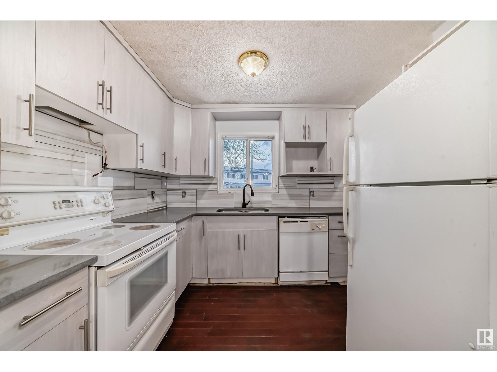 1622 Millwoods Rd Nw, Edmonton, Alberta  T6L 6W4 - Photo 8 - E4424540