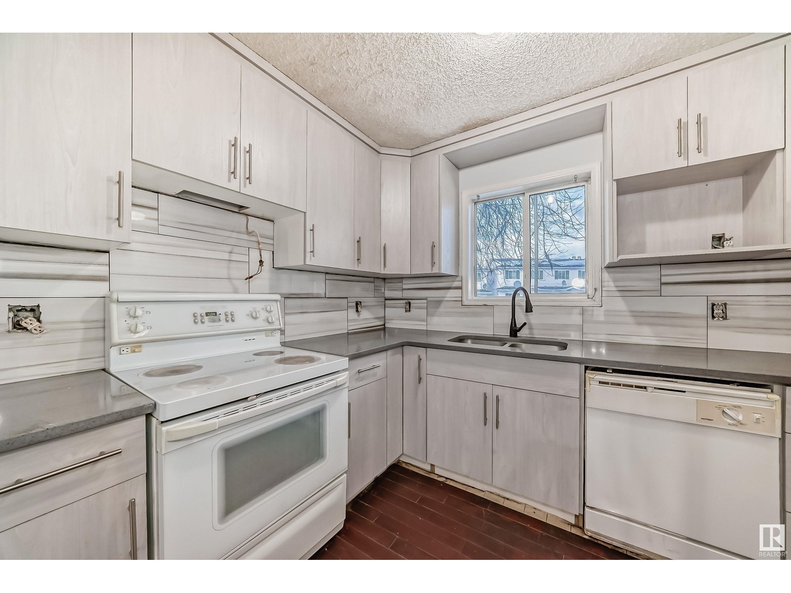 1622 Millwoods Rd Nw, Edmonton, Alberta  T6L 6W4 - Photo 9 - E4424540