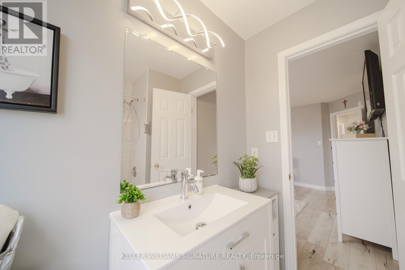 203 Langlaw Drive, Cambridge, Ontario  N1P 1E8 - Photo 25 - X12145683