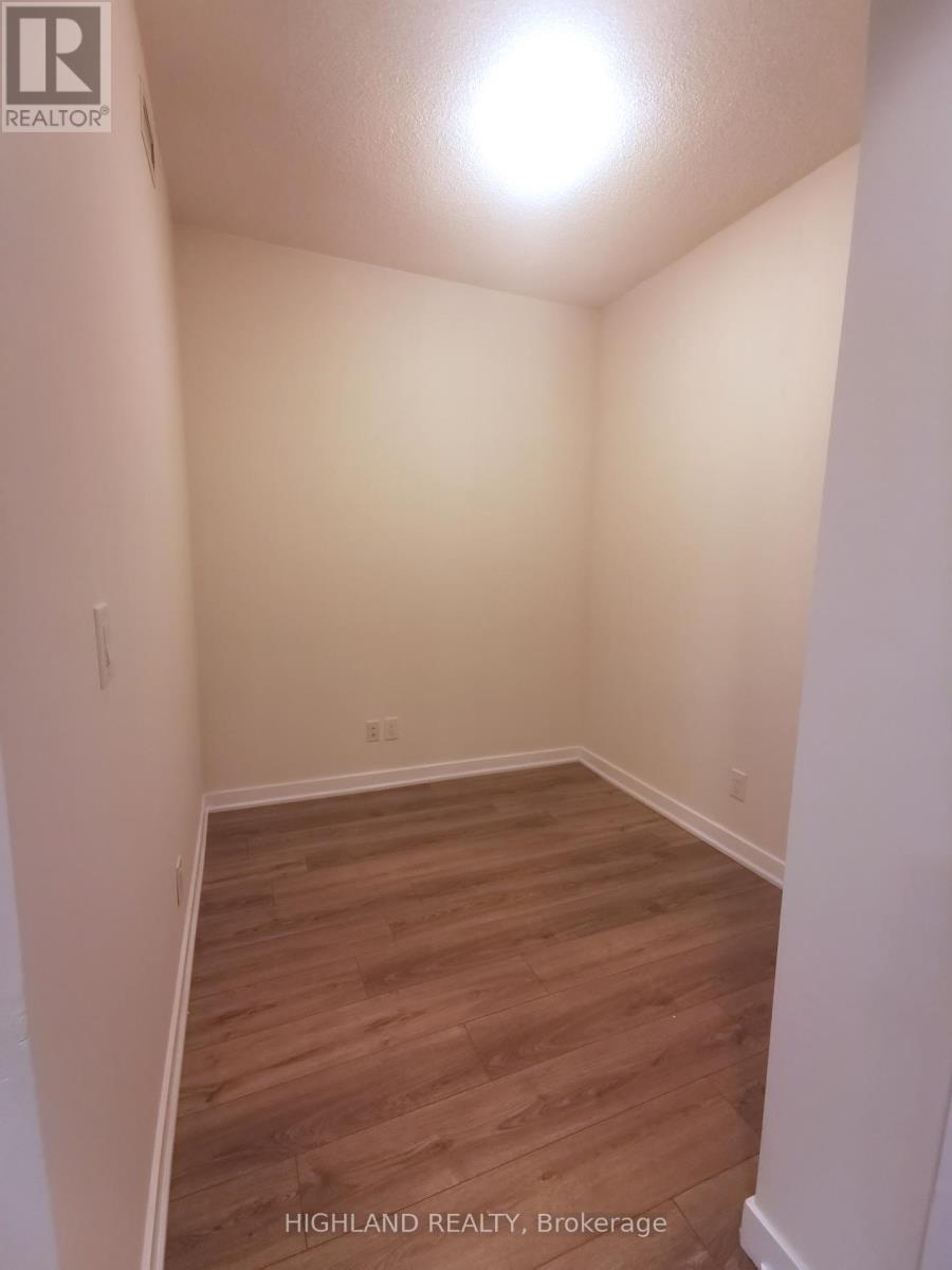 2005 - 510 Curran Place, Mississauga, Ontario  L5B 0J8 - Photo 7 - W12200975