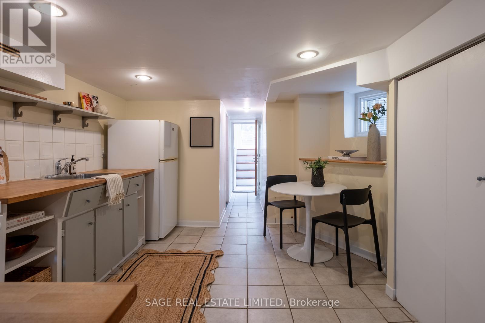 166 Bartlett Avenue, Toronto, Ontario  M6H 3G1 - Photo 30 - W12200980