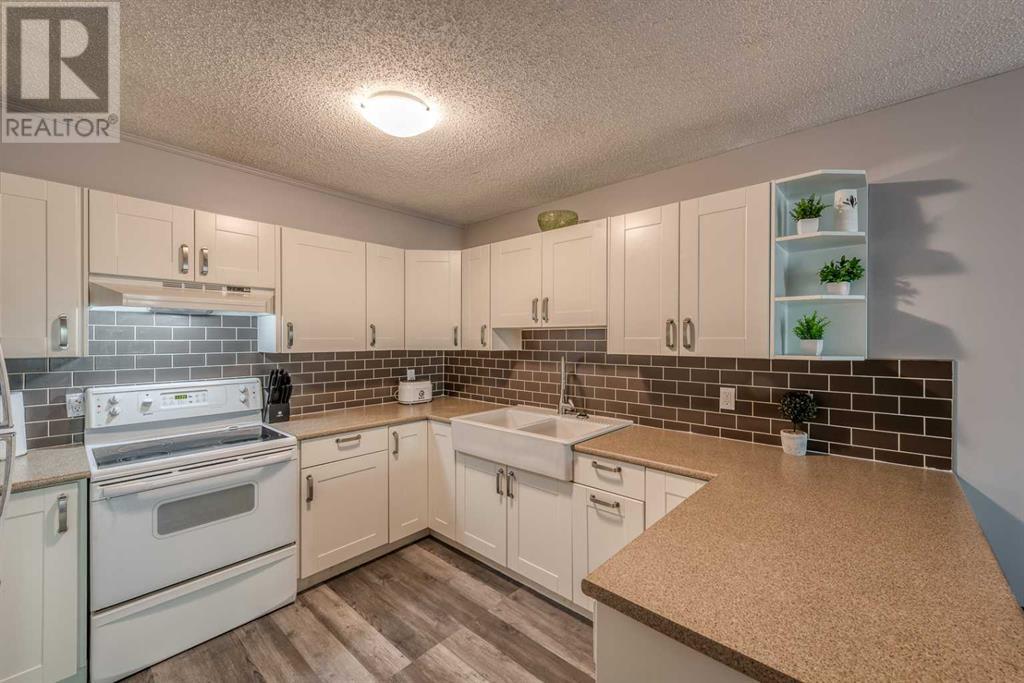Property at 81, 3015 51 Street SW image 3