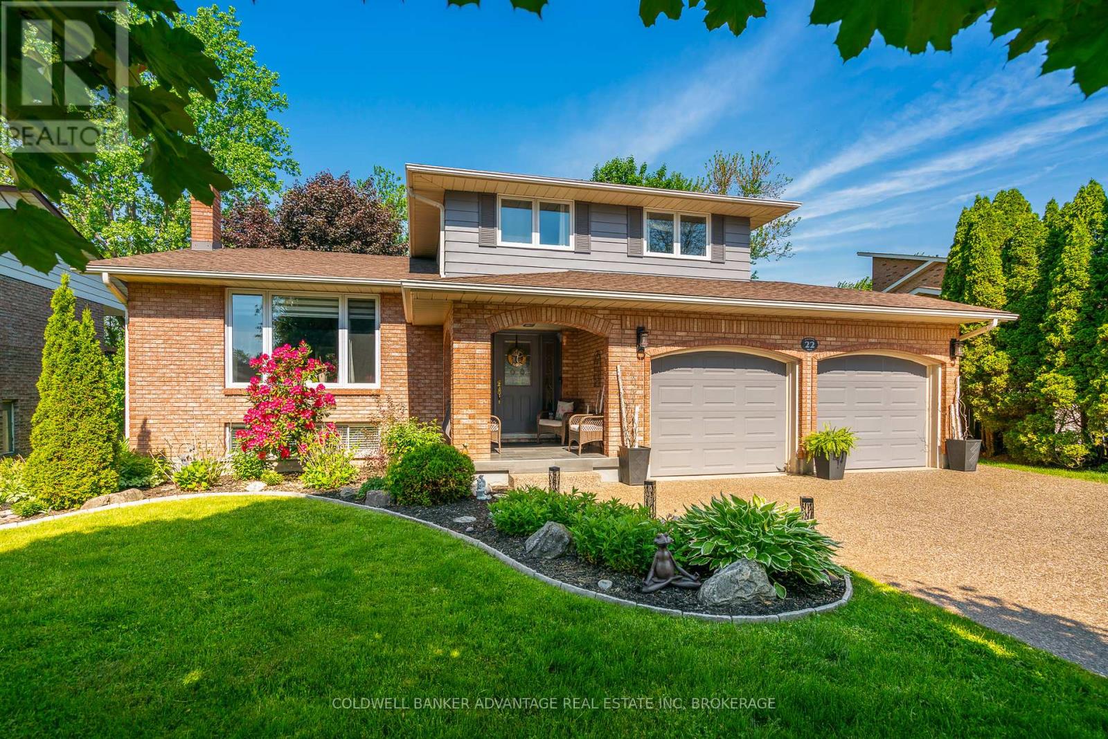 22 Vinemount Drive, Pelham, Ontario  L0S 1E5 - Photo 2 - X12201026