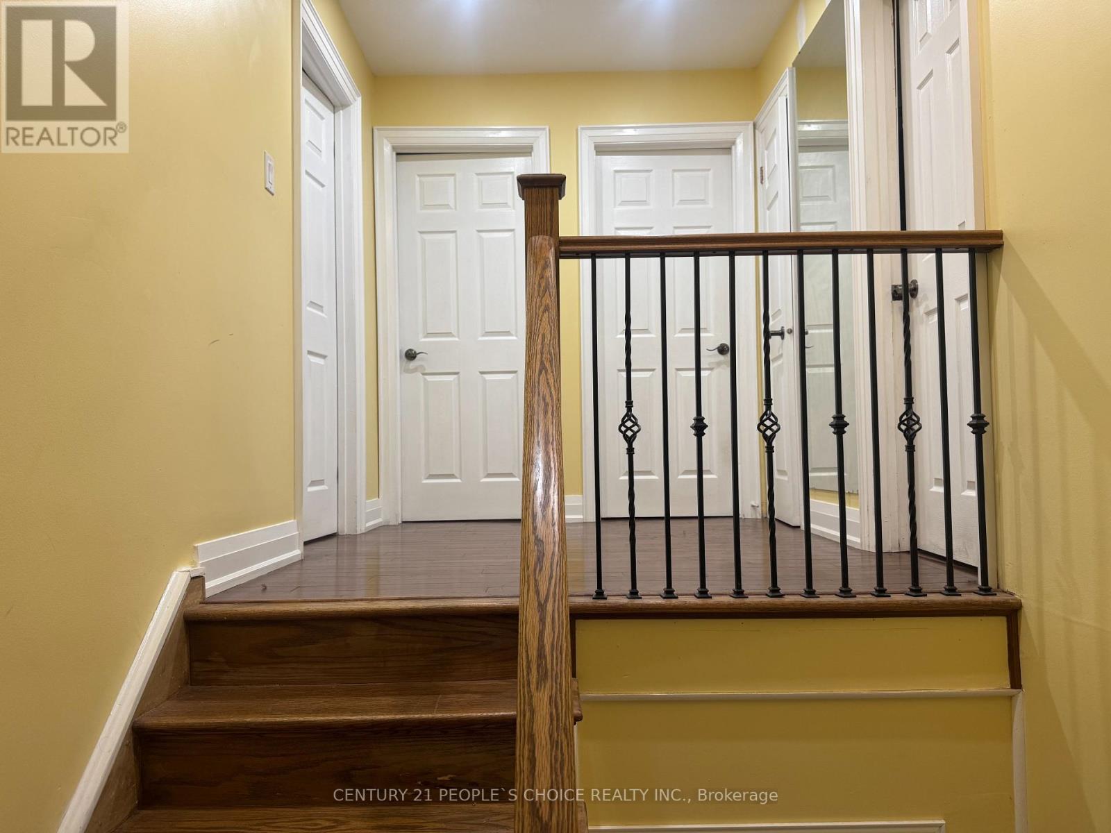 3397 Brandon Gate, Mississauga, Ontario  L4T 3N3 - Photo 5 - W12174318