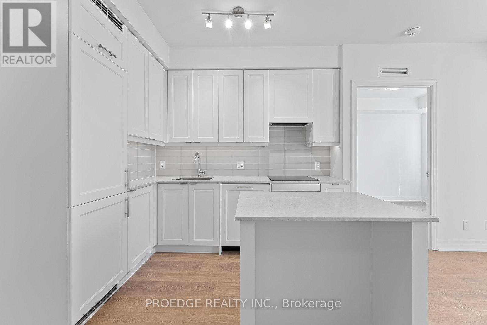 801 - 30 Elm Drive W, Mississauga, Ontario  L5B 0N6 - Photo 4 - W12180199