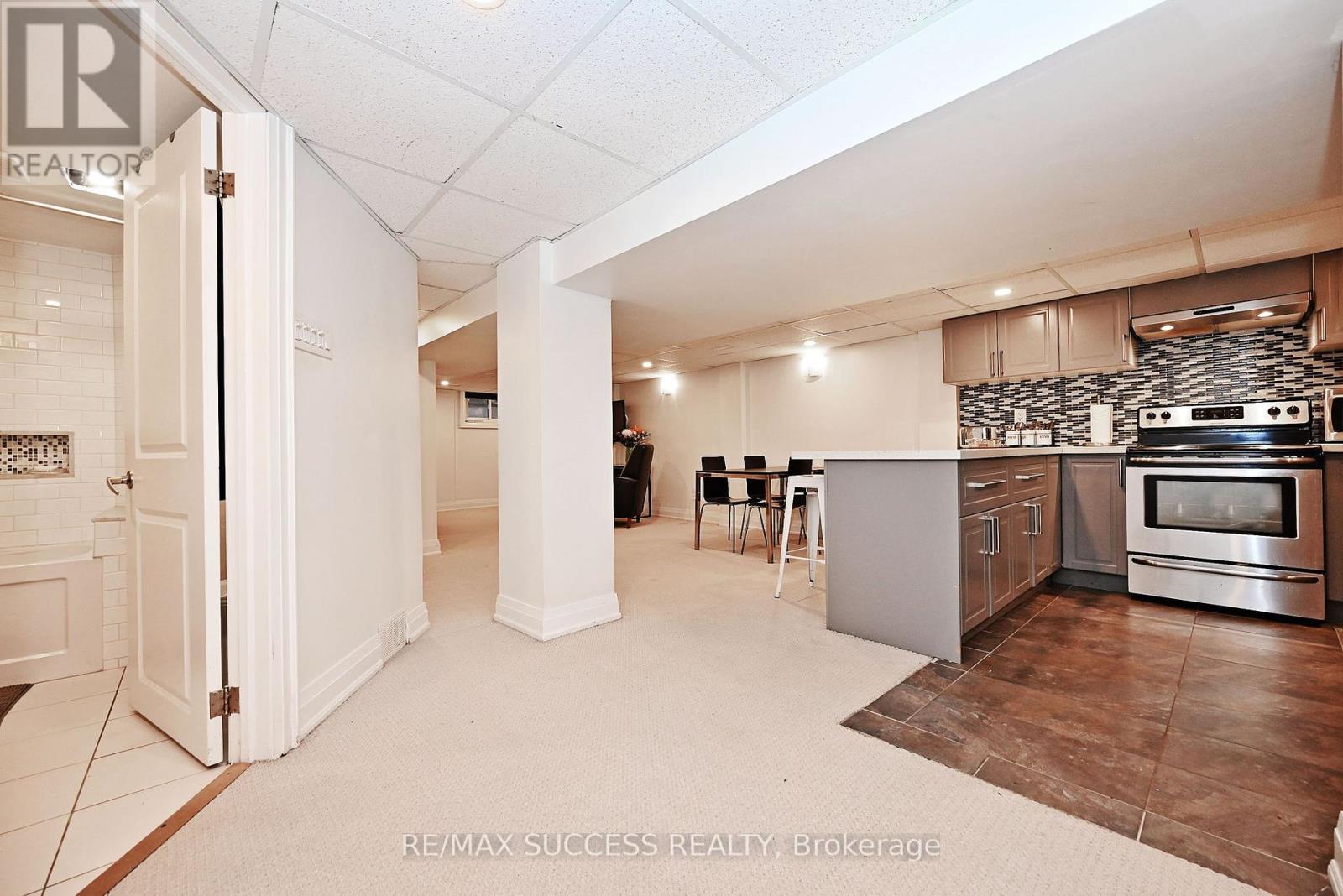 492 Sherin Drive Sw, Oakville, Ontario  L6L 4J8 - Photo 23 - W12199722