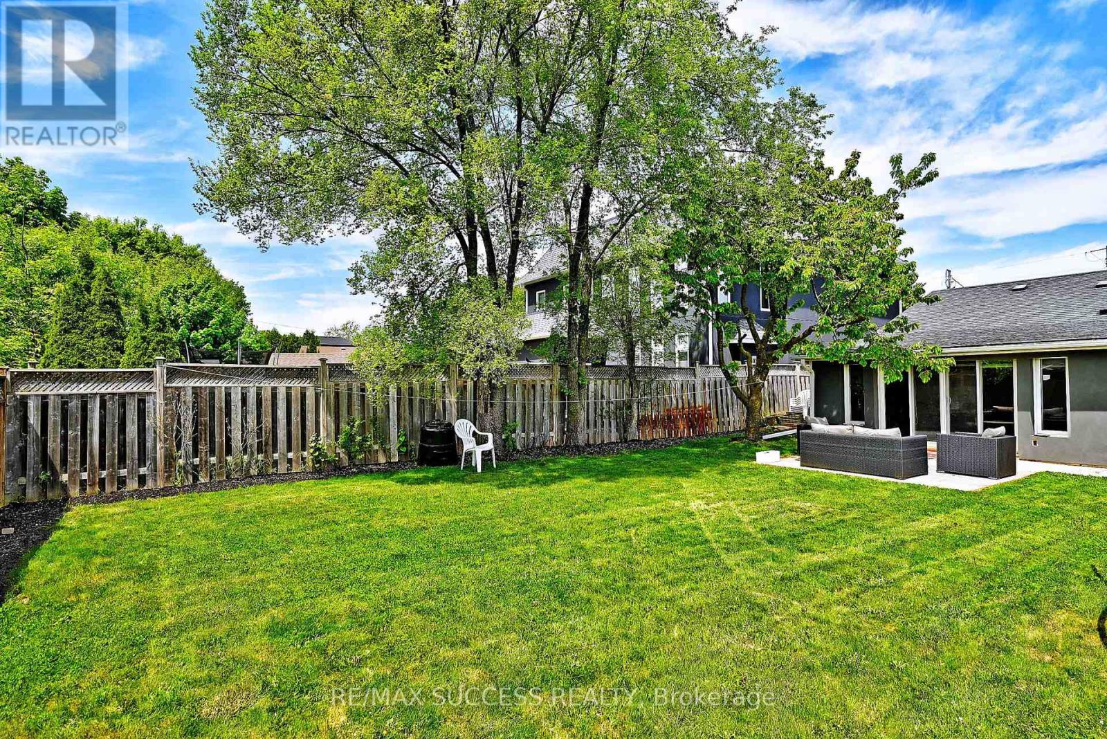492 Sherin Drive Sw, Oakville, Ontario  L6L 4J8 - Photo 39 - W12199722