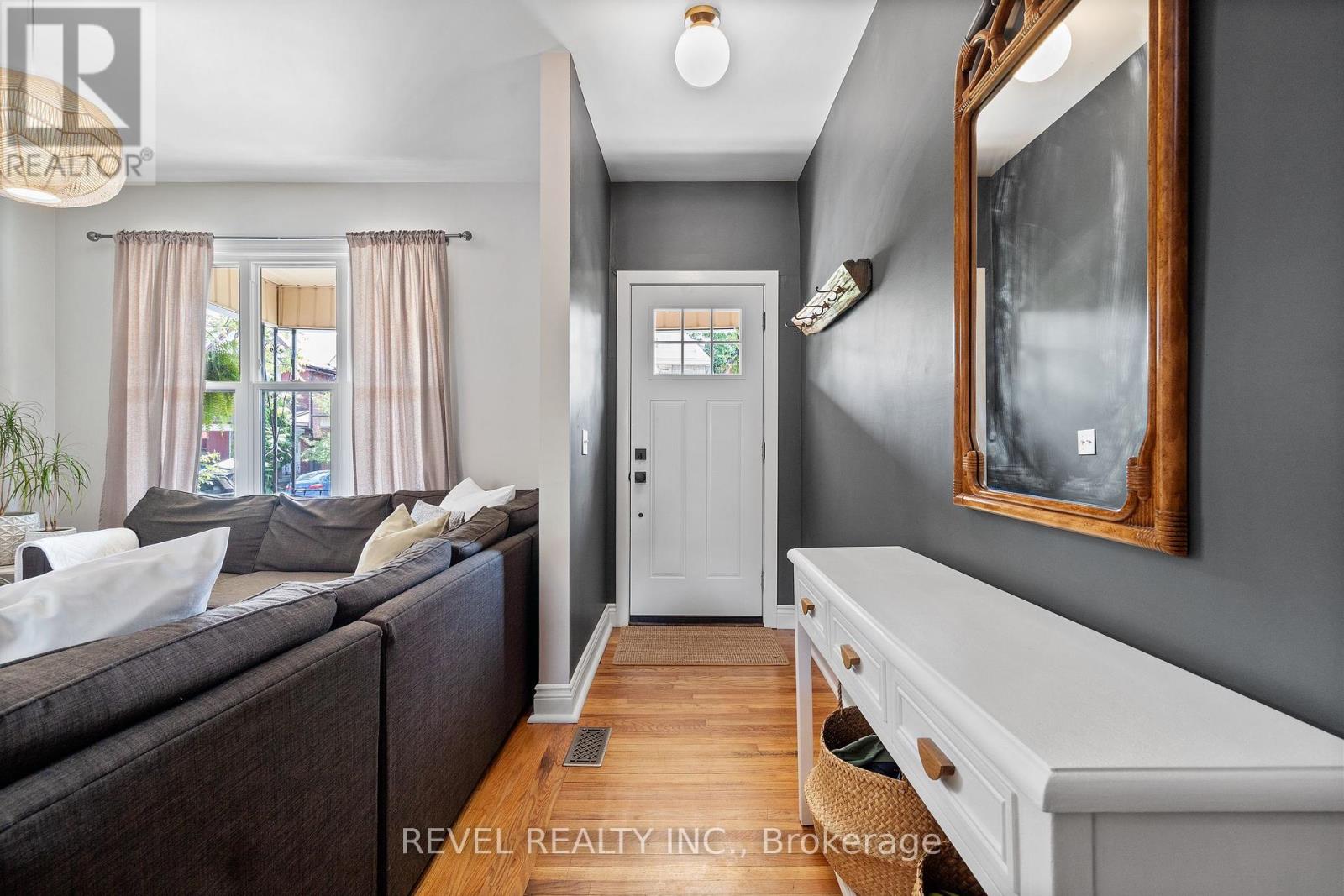 33 Holton Avenue N, Hamilton, Ontario  L8L 6H3 - Photo 5 - X12193804