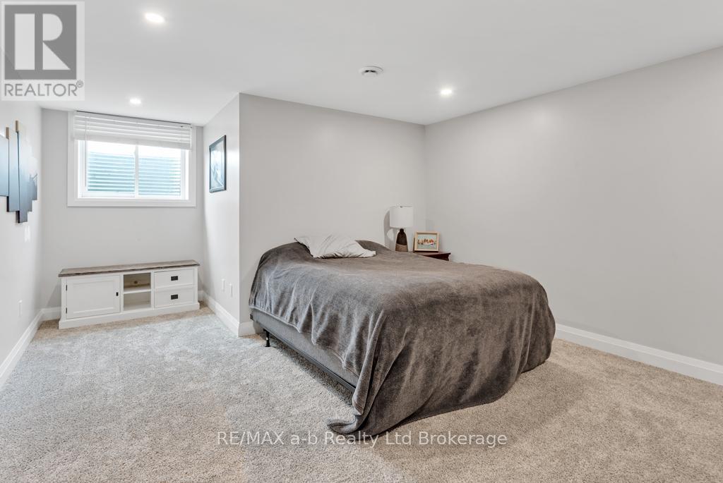 210 Beach Lane, Norfolk, Ontario  N0E 1G0 - Photo 23 - X12200986