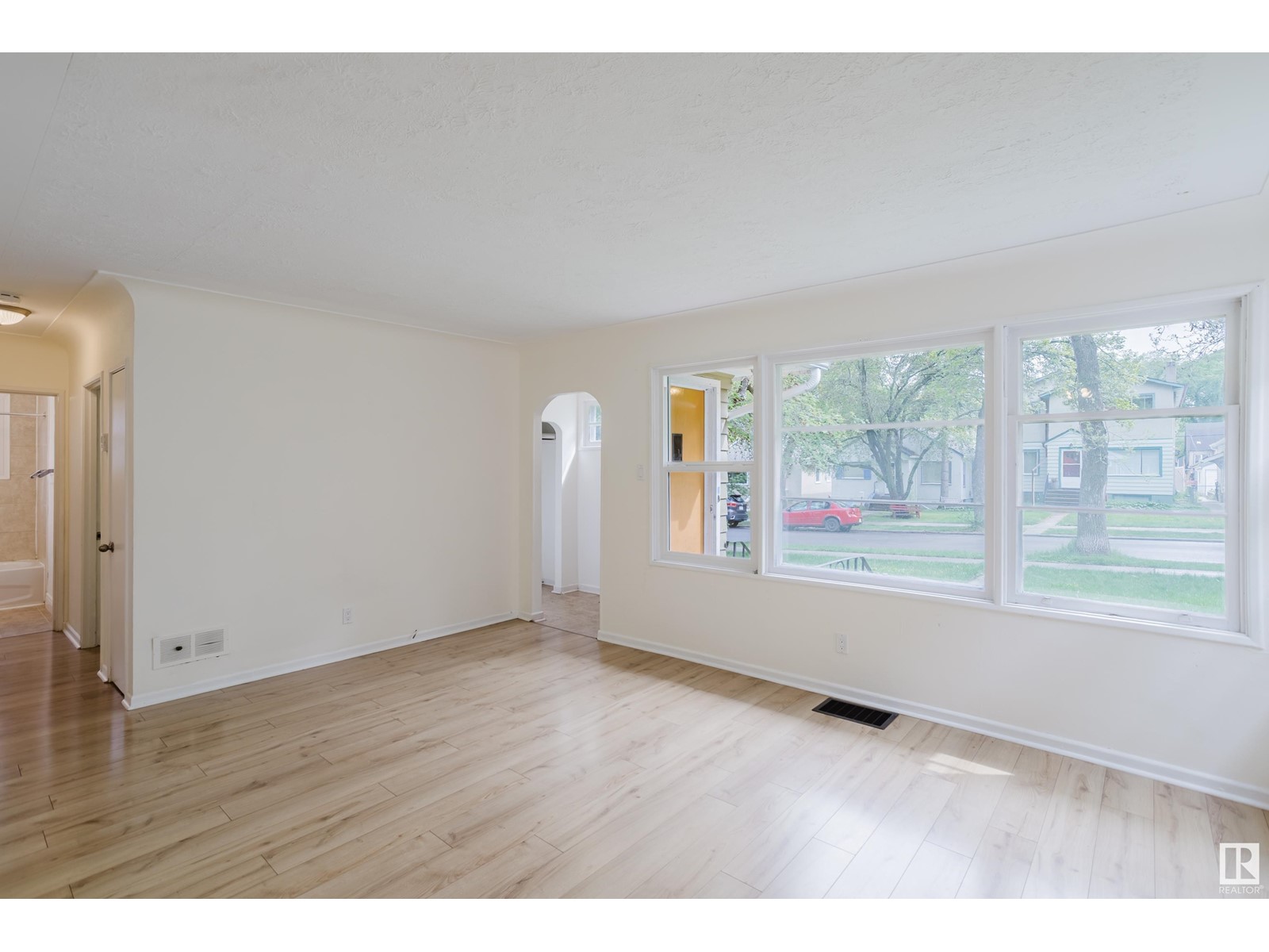 9808 85 Av Nw Nw, Edmonton, Alberta  T6E 2J6 - Photo 5 - E4440749