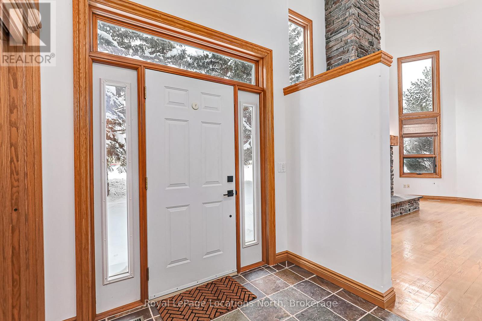 137 Pioneer Lane, Blue Mountains, Ontario  L9Y 0M7 - Photo 5 - X12200998