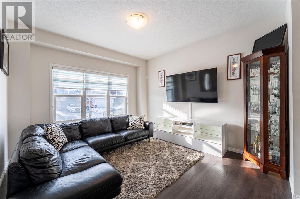 Property at 262 Walgrove Terrace SE image 2