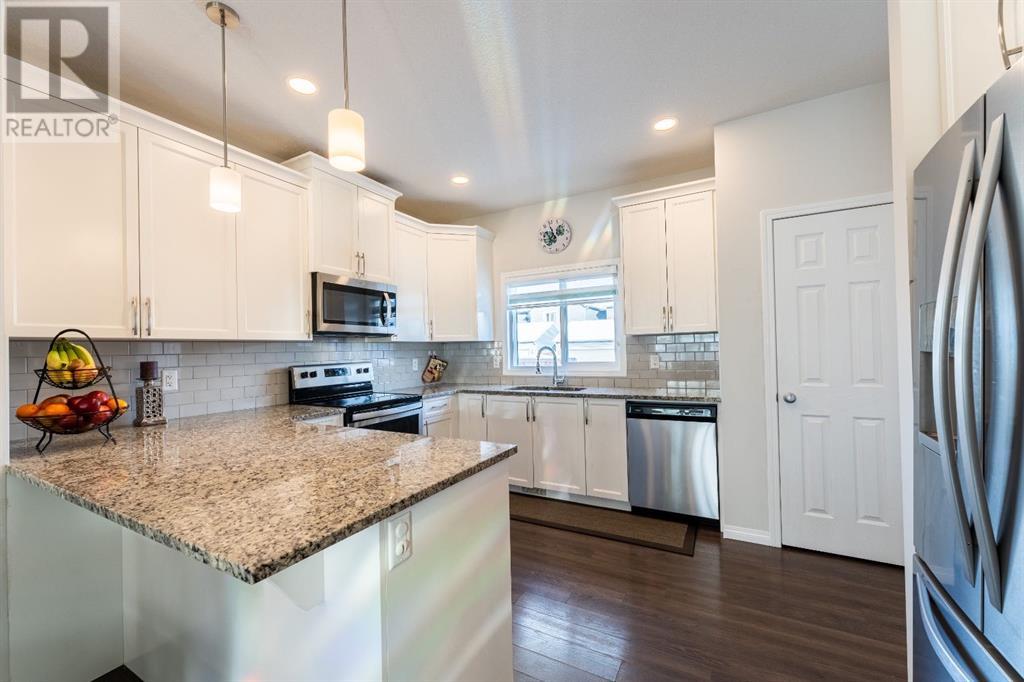 Property at 262 Walgrove Terrace SE image 1