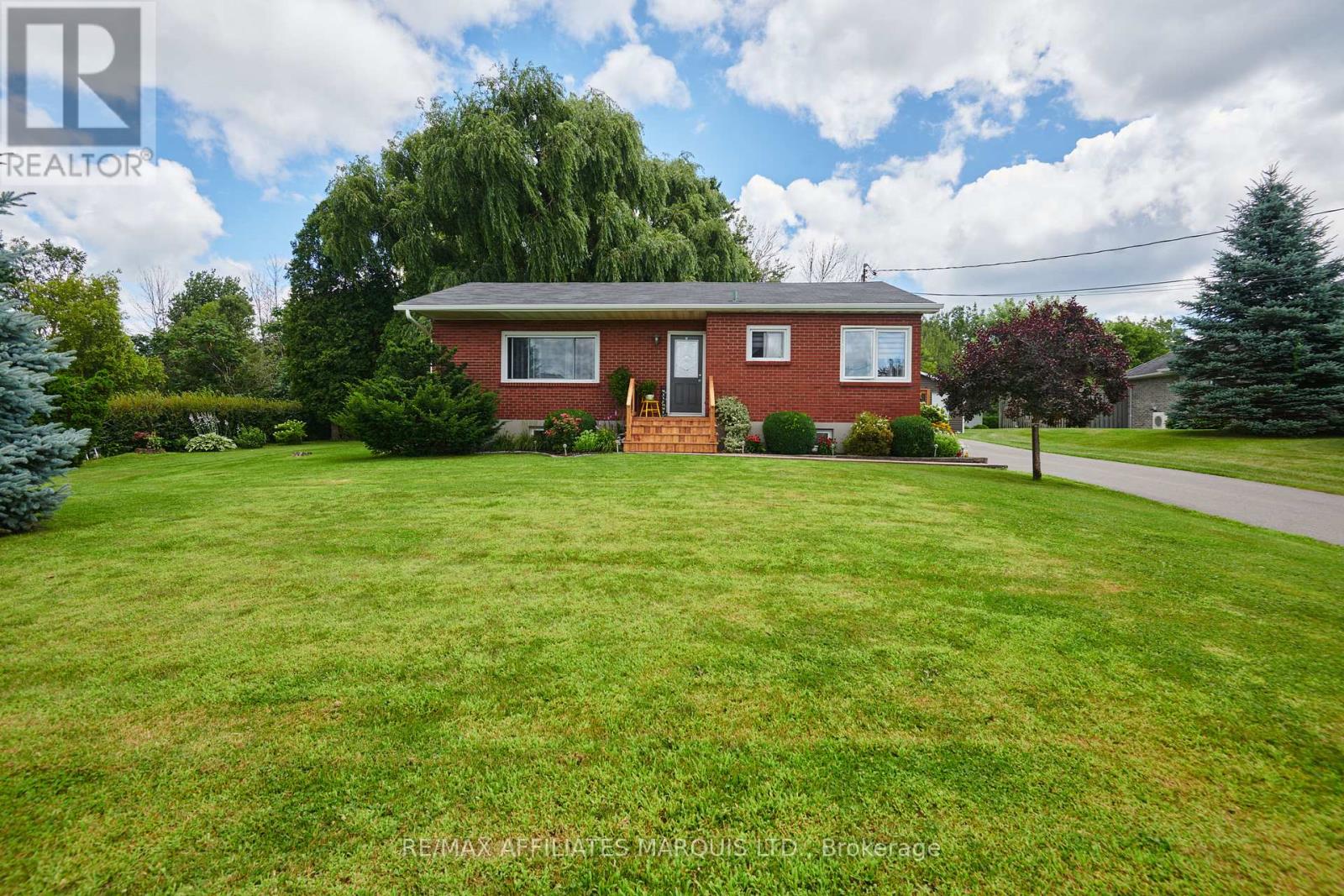 6711 Purcell Road, South Glengarry, Ontario  K6H 7R5 - Photo 2 - X12201013