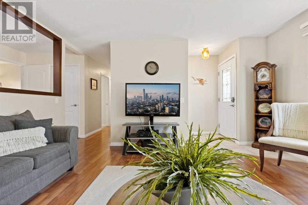 Property at 324 Lynnview Crescent SE image 5