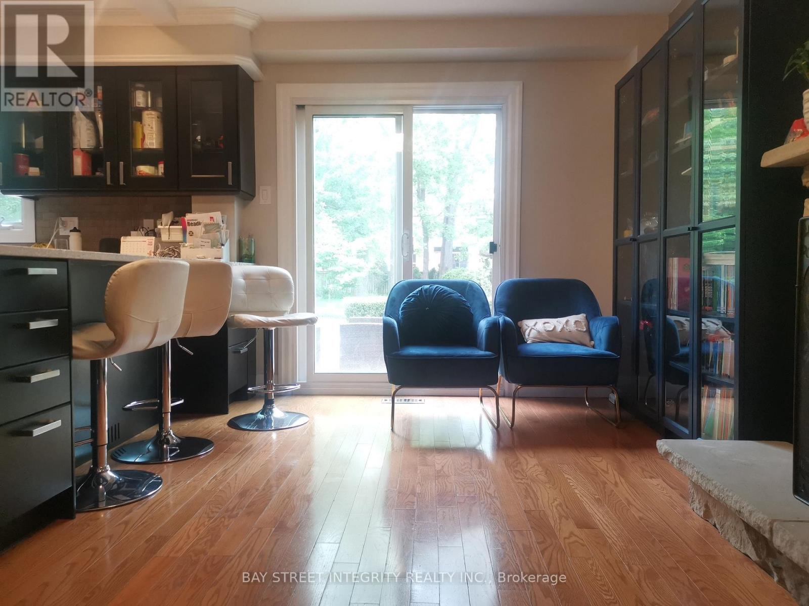 493 Coleen Drive, Oakville (Mo Morrison), Ontario  L6J 6A4 - Photo 10 - W12195426