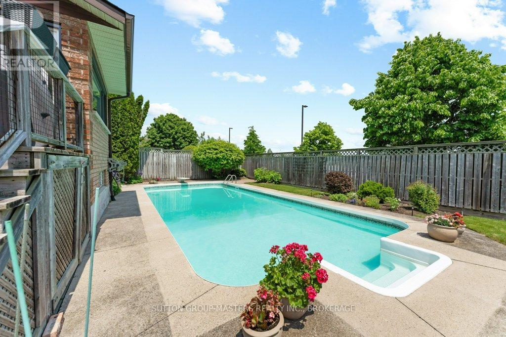 105 Country Club Drive, Kingston, Ontario  K7M 7B8 - Photo 35 - X12199502