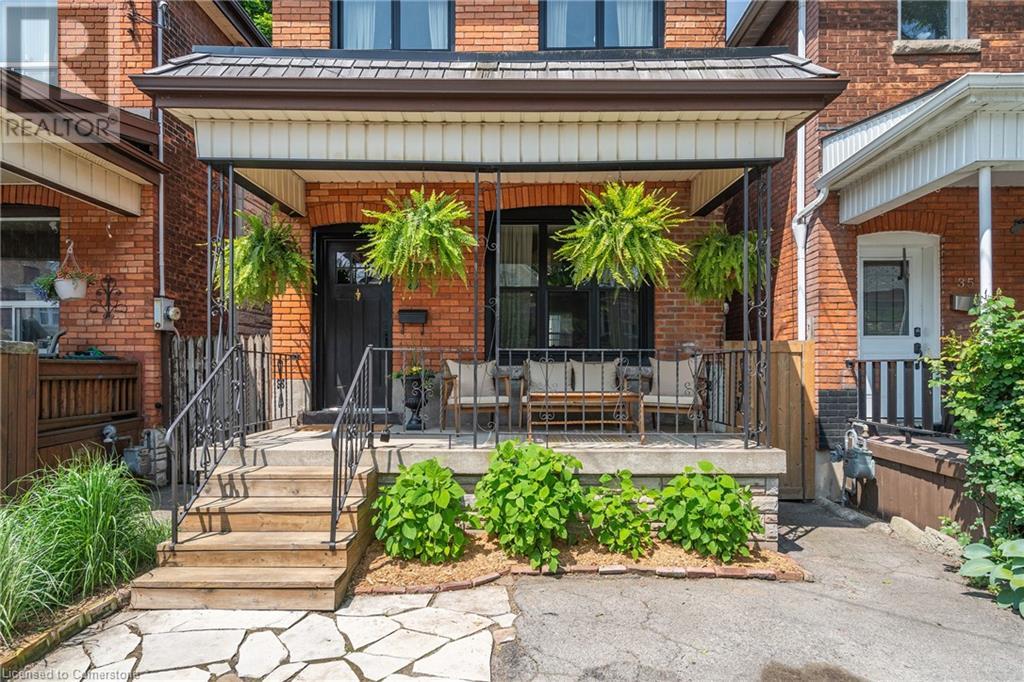 33 Holton Avenue N, Hamilton, Ontario  L8L 6H3 - Photo 2 - 40736086