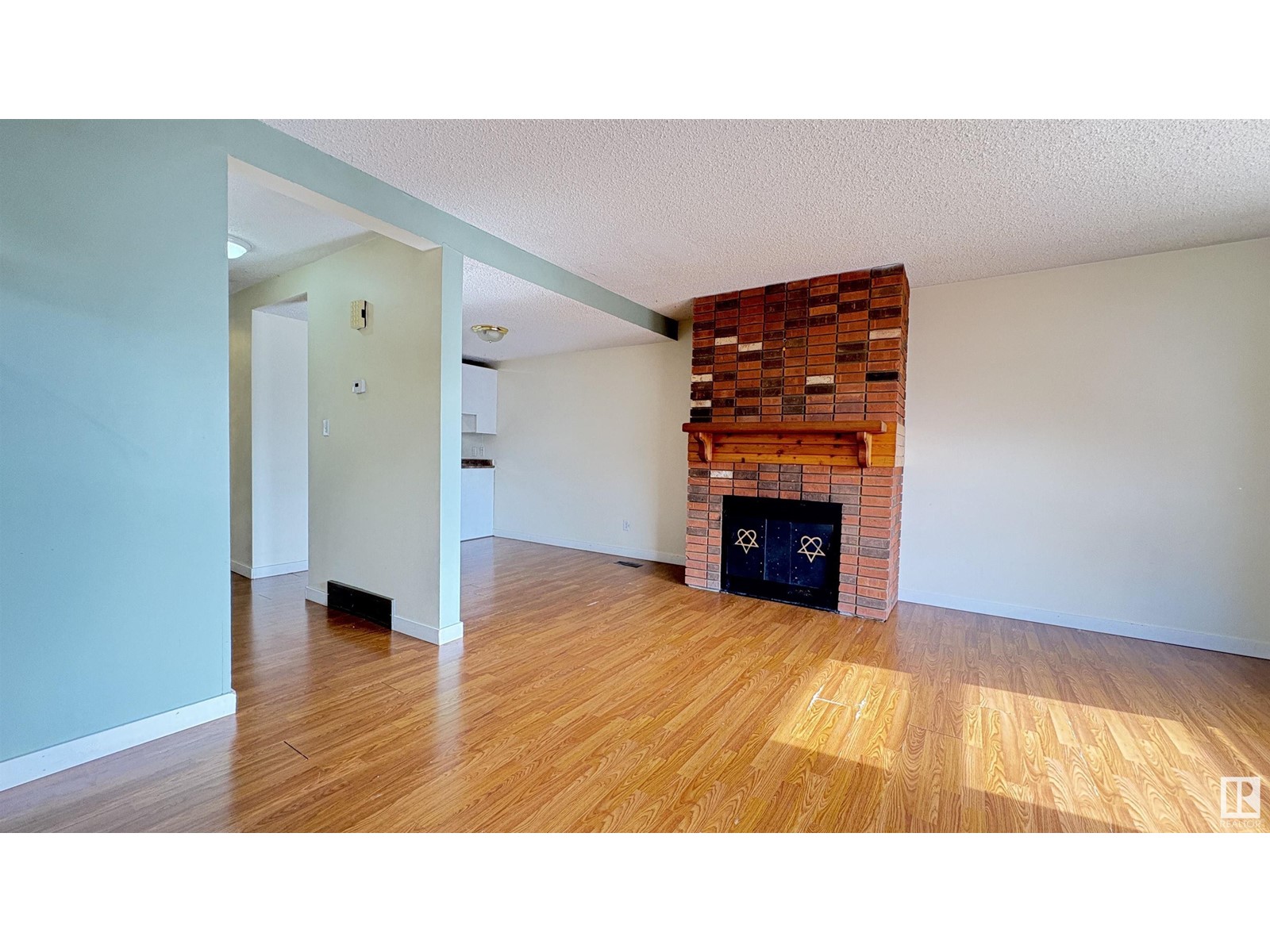 10427 24 Av Nw, Edmonton, Alberta  T6J 4S2 - Photo 5 - E4440579