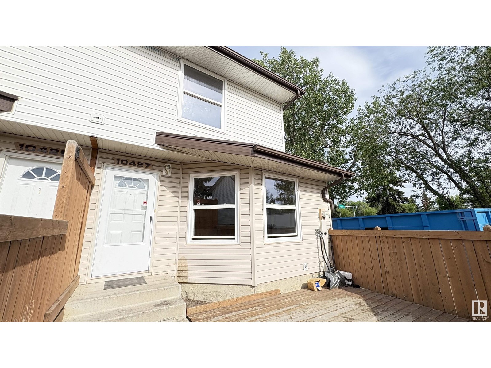Property at 10427 24 AV NW image 3