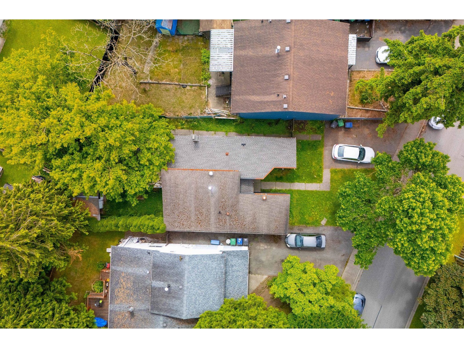 Property at 7092 129A STREET image 4