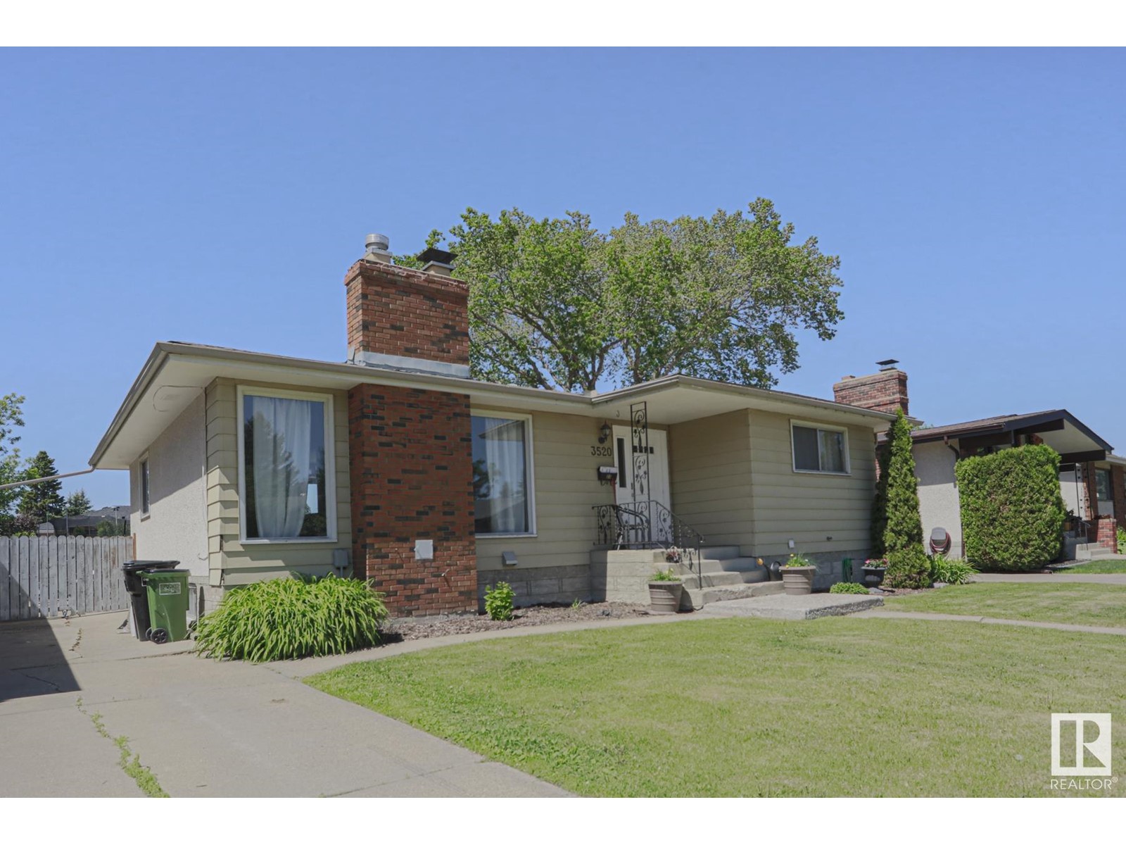 3520 105b St Nw Nw, Edmonton, Alberta  T6J 2L1 - Photo 3 - E4440754