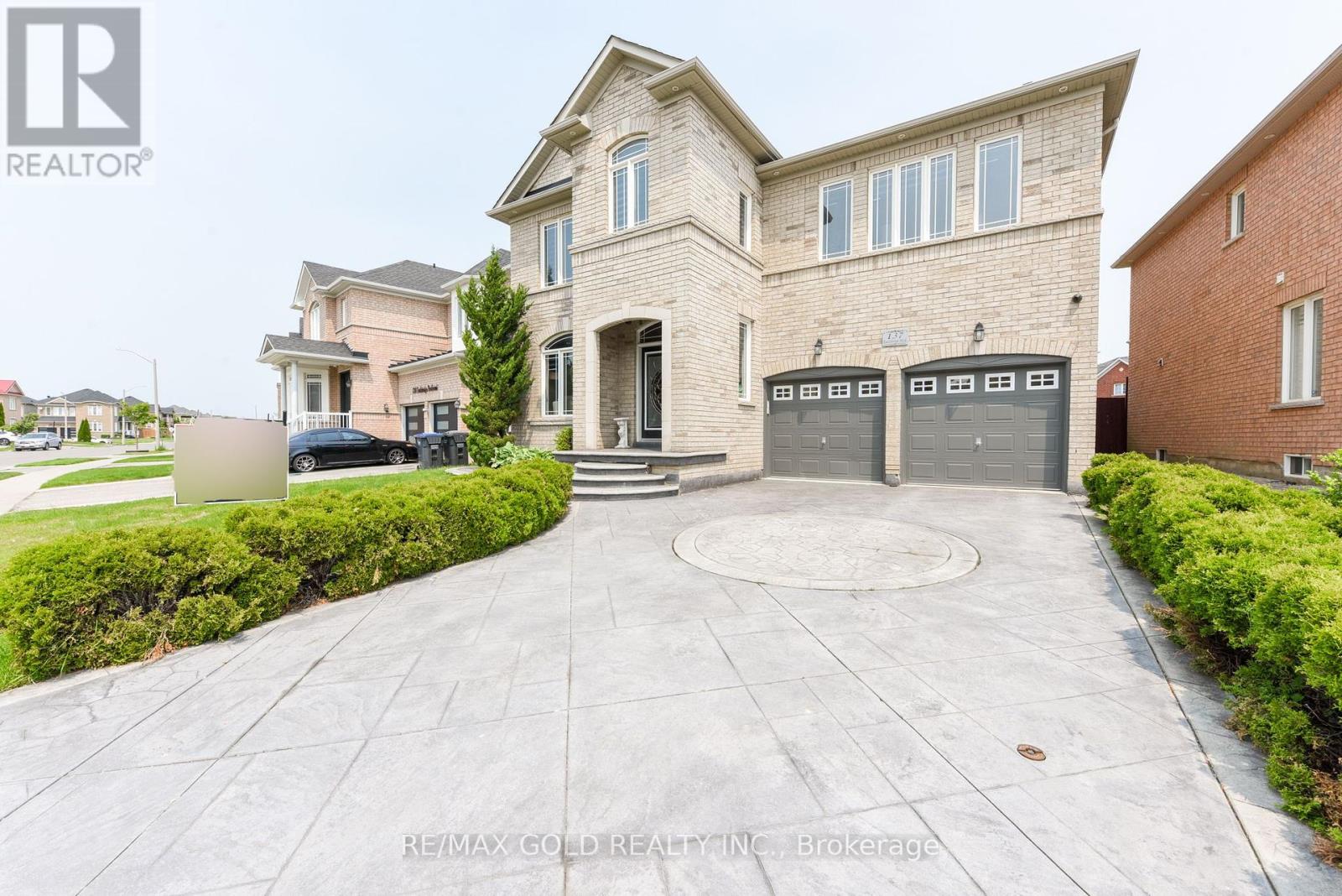 137 EARLSBRIDGE BOULEVARD, Brampton, Ontario
