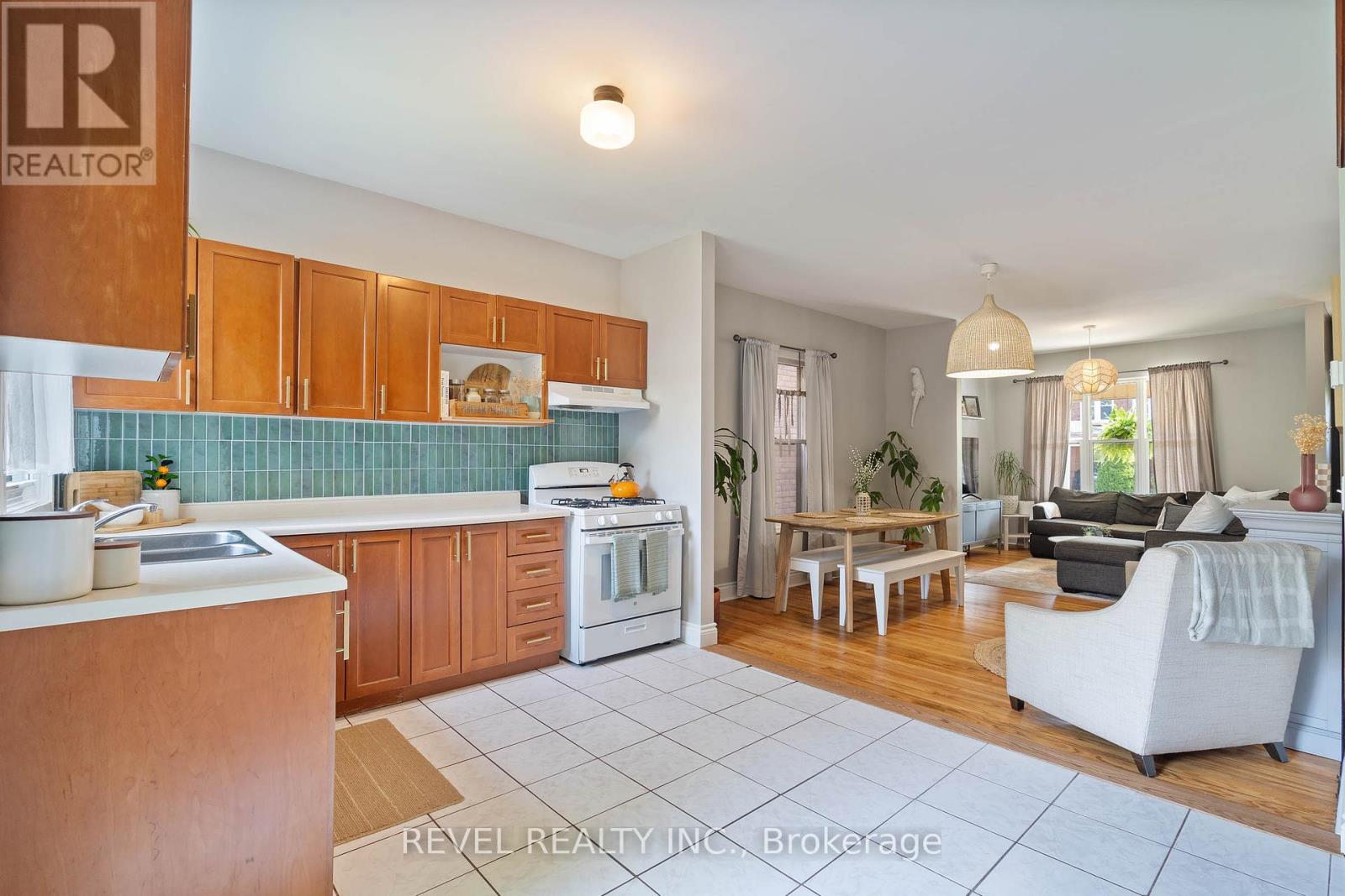 33 Holton Avenue N, Hamilton, Ontario  L8L 6H3 - Photo 23 - X12193804