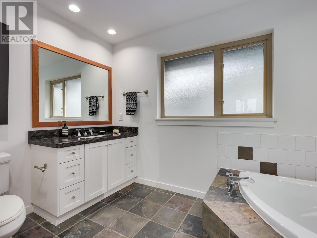 122 250 Salter Street, New Westminster, British Columbia  V3M 0B7 - Photo 24 - R3012201