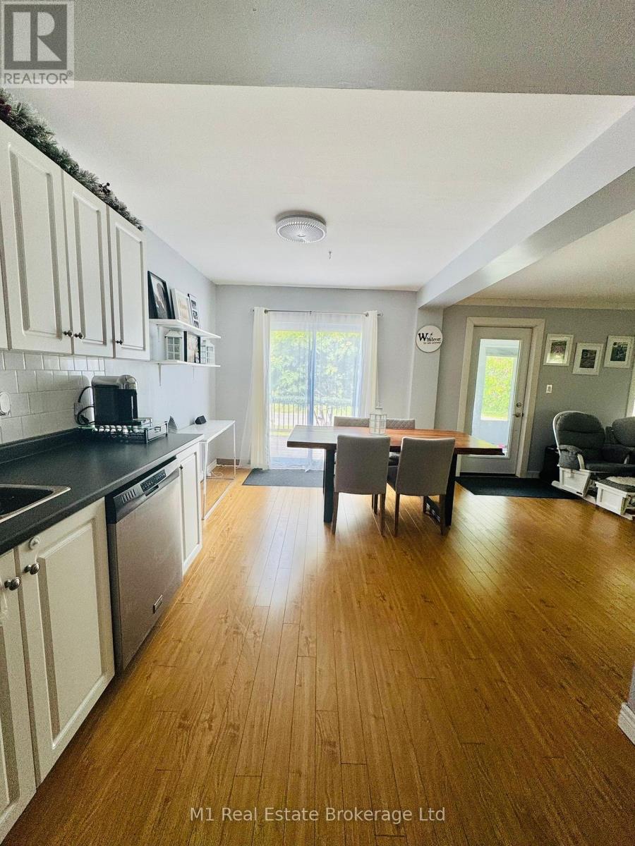 20 Joseph Street, Georgian Bay, Ontario  P0C 1H0 - Photo 5 - X12201029