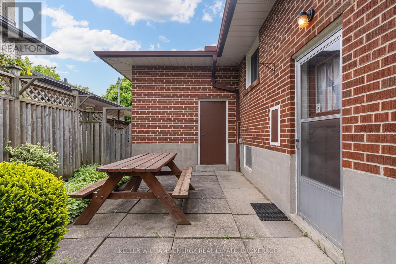 29 Sedgemount Drive, Toronto, Ontario  M1H 1X4 - Photo 6 - E12201051