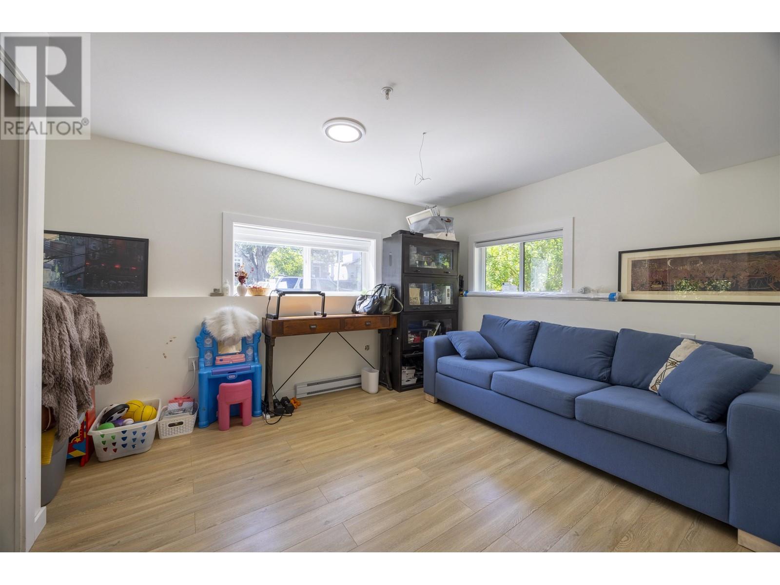 4198 St. George Street, Vancouver, British Columbia  V5V 0C2 - Photo 9 - R3012107