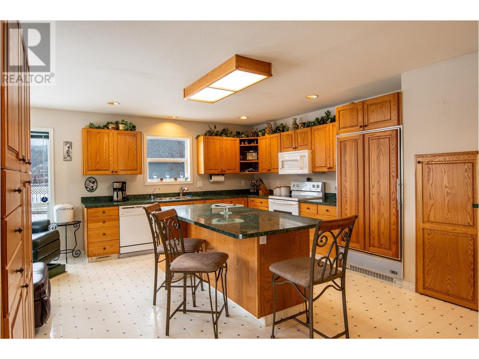 422 Riverglen Drive, Golden, British Columbia  V0A 1H0 - Photo 6 - 10338869
