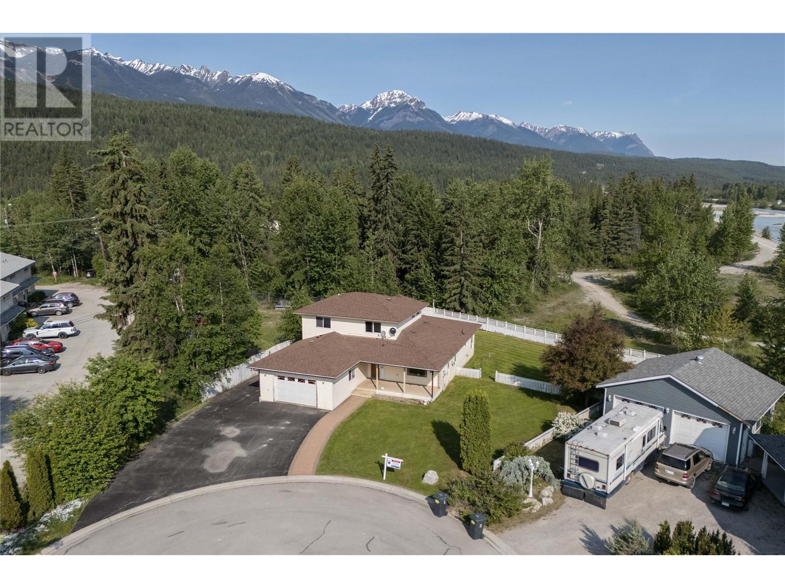 422 Riverglen Drive, Golden, British Columbia