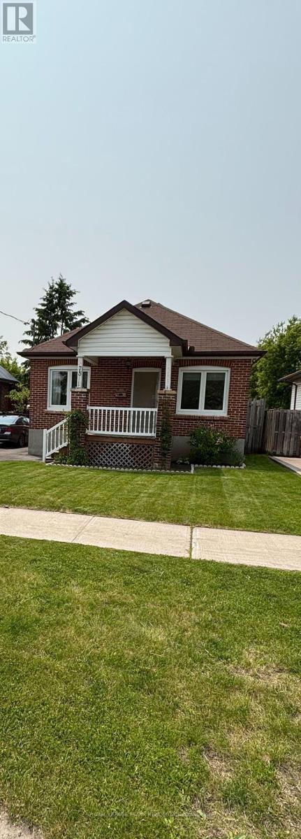 73 Pine Street, Peterborough Central, Ontario  K9J 5A6 - Photo 5 - X12201082